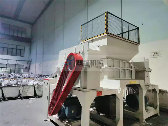 雙軸撕碎機(jī)生產(chǎn)廠(chǎng)家皓星機(jī)械南通客戶(hù)設(shè)備實(shí)拍