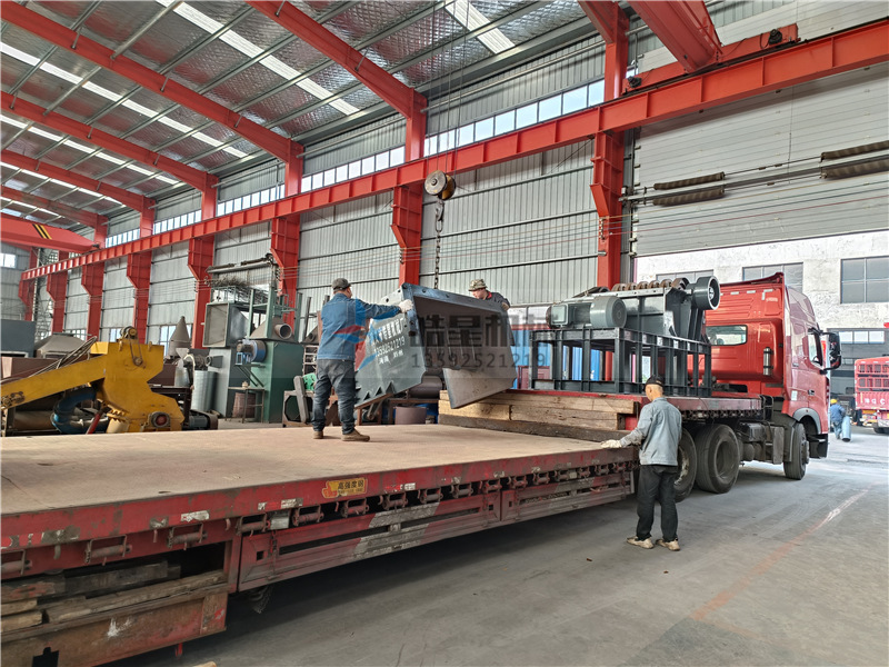 <a href='http://www.176vgjec.cn' target='_blank'><span>鋁合金破碎機</span></a>設備1600型發往四川客戶