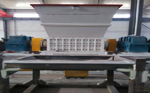 哪些因素決定著<a href='http://www.176vgjec.cn/ssxl/10.html' target='_blank'><span>金屬撕碎機</span></a>的價格